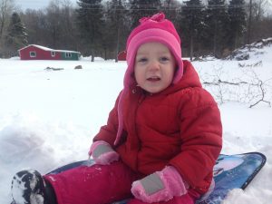 Sfaturi practice: cum îmbrăcăm copilul iarna?
